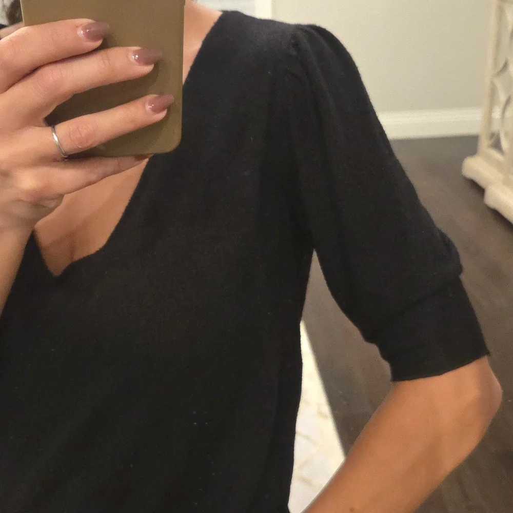 WOMEN'S Zara V NECK TOP THIN SWEATER Shirt SZ S BLACK $30 - Picture 2 of 4